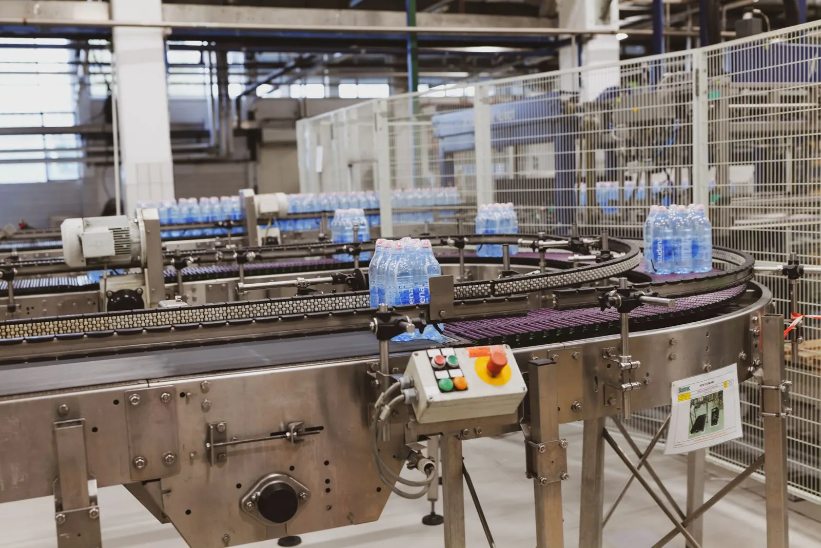 Linie de producție alimentară modernă, cu standarde de igienă